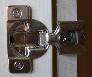 Euro hinge (1/2-inch overlay)